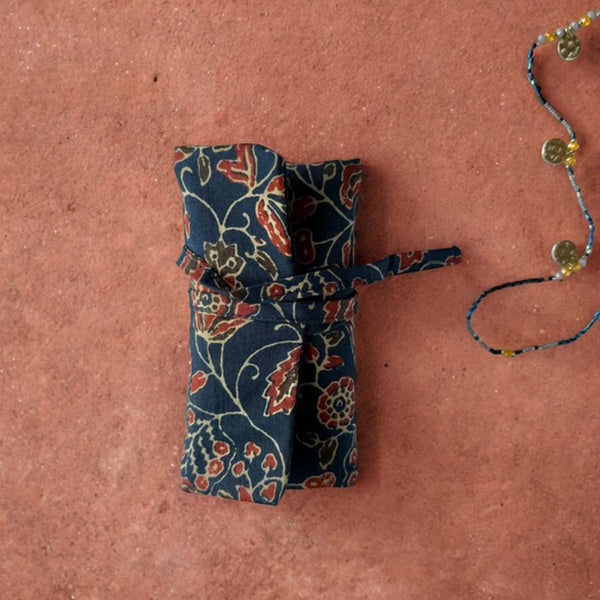 Dark floral jewellery roll