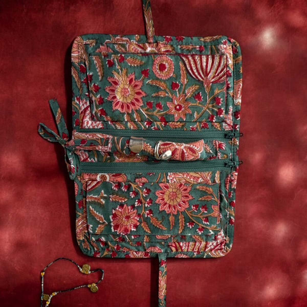 Lrg green floral jewellery roll