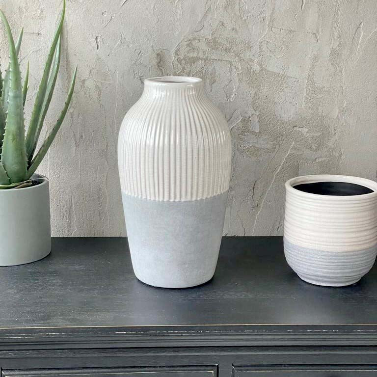 Large 2 Tone Ribbed Vase