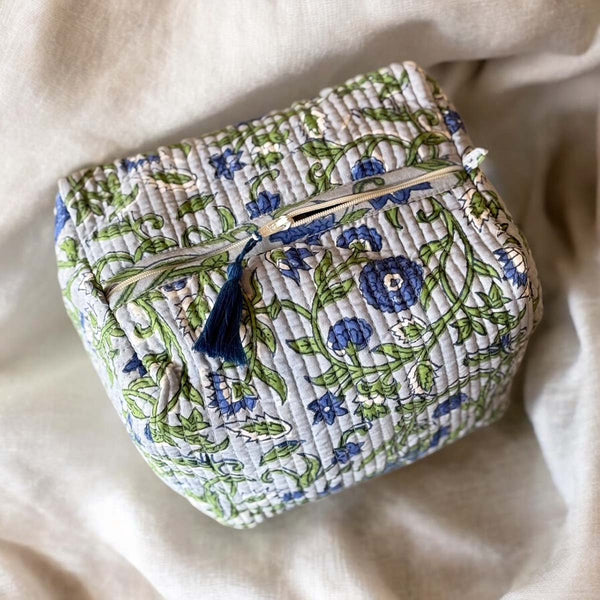 blue/grn & white  flower large cosmetic bag