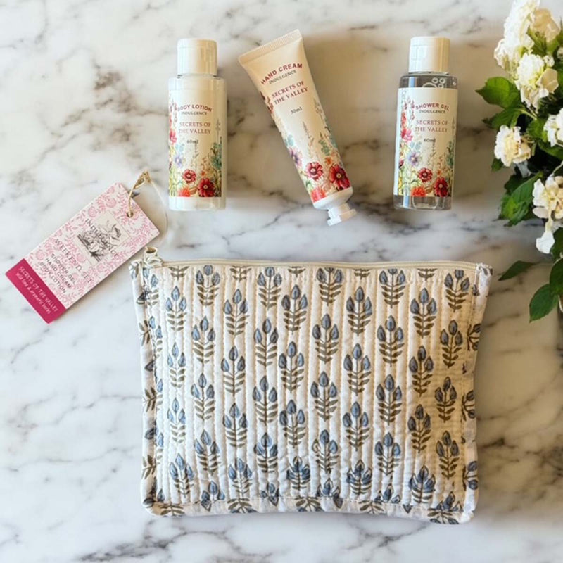 white /blue floral weekend bag set