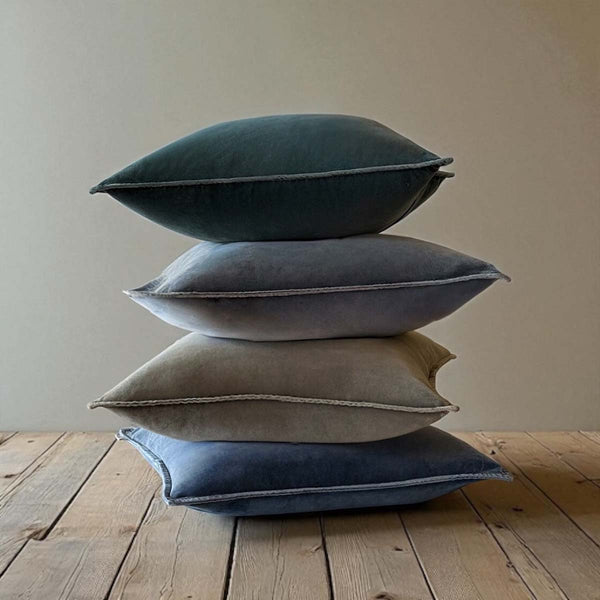 DEEP NAVY VELVET CUSHION MD