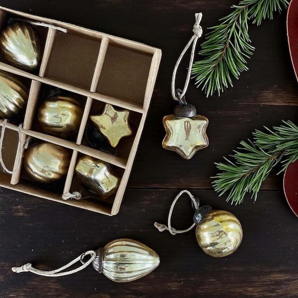 set 9 mini gold baubles