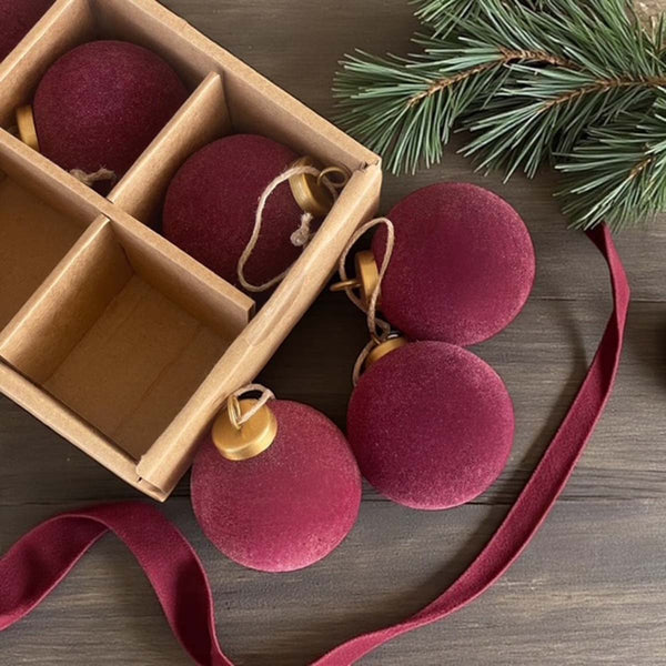 Felt baubles set 6 - cherry