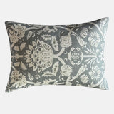 Imogen, lichen cushion