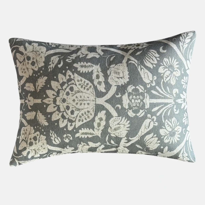 Imogen, lichen cushion