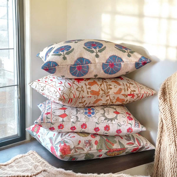 Stitchery cushion (W)