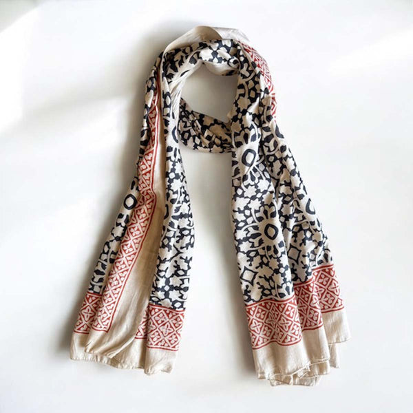 red/dk pyriamid scarf