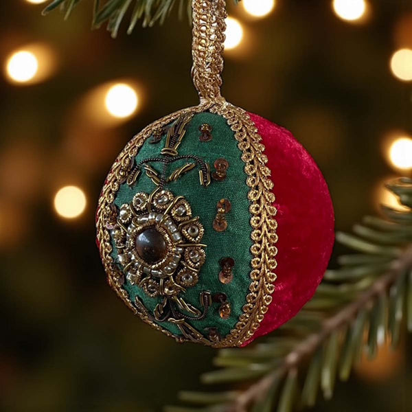 red/green royal bauble
