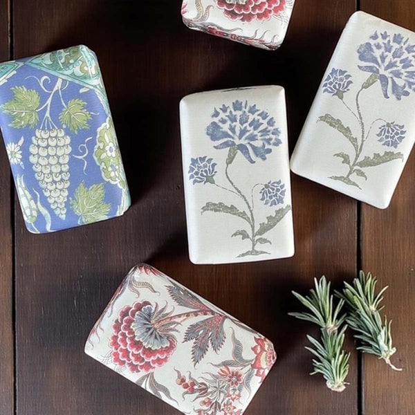 Lrg single soap red floral