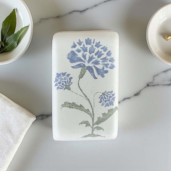 Lrg single soap blue flower