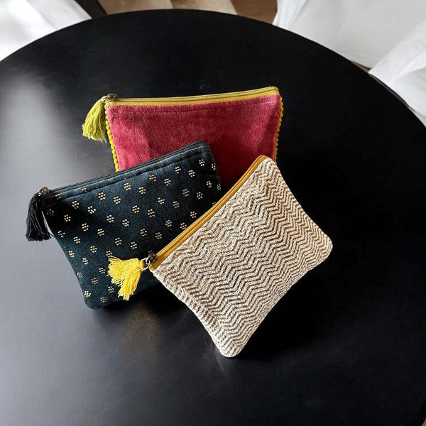 LARGE RED VELVET WASHBAG (W)