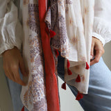 sunshine red border tassel scarf