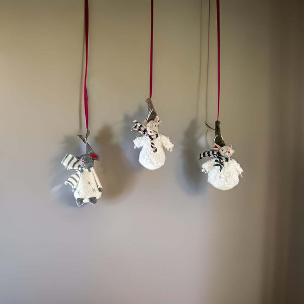 WHITE STAR MOUSE (W)