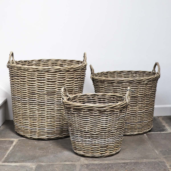 Generously sized these round antique washed willow  kubu baskets will sit neatly next to your sofa or bed for blankets and throws. They're also great for storing away children's toys and bit and bobs.