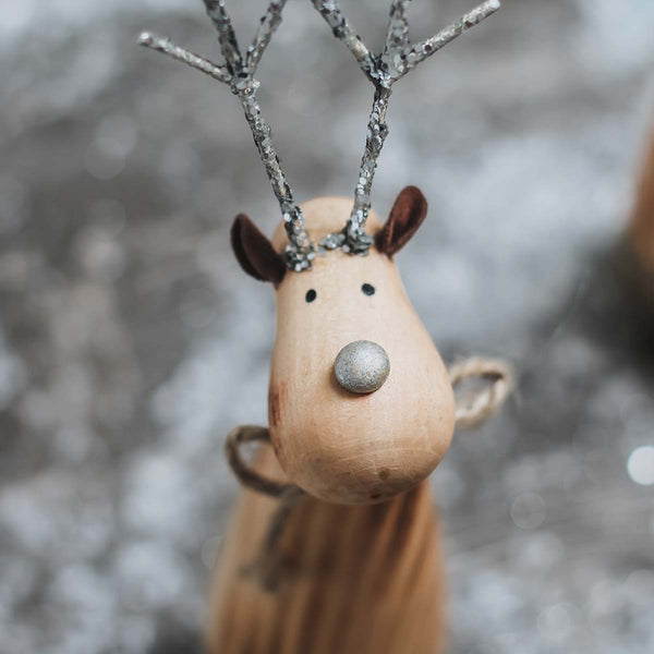 This little reindeer will be a gorgeous decor for any place in your house this festive season, a real cutie 
