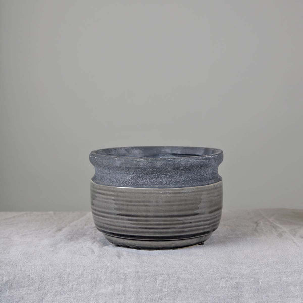 A great little two tone rustic pot, great for your bits and bobs or add a plant.