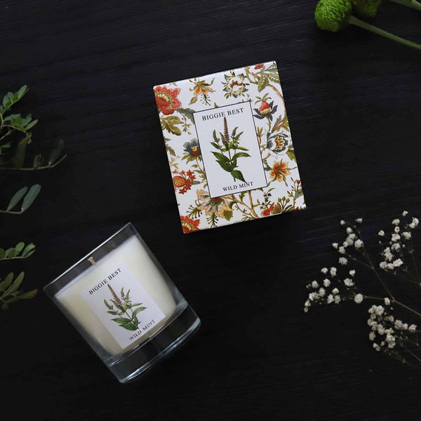 Wild Mint candle, this has a cooling aroma of wild mint creating a candle of decidedly bright and refreshing fragrance of the outdoors.

<P>Comes in a beautiful gift box<P>

